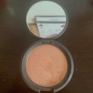 BECCA Makeup - Becca Champaign Pop Highlighter BECCA Makeup - Becca Champaign Pop Highlighter